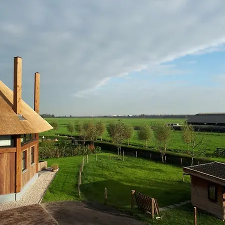 Aan De Kwakel 아파트