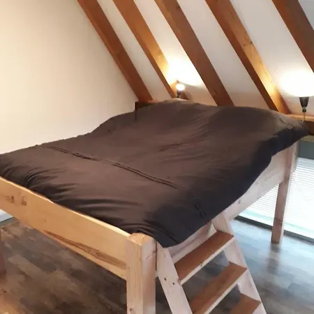 Aan De Kwakel 아파트